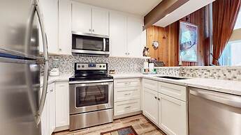 Mammoth Ski & Racquet Club #118 2 Bedroom Condo by RedAwning