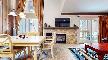 Mammoth Ski & Racquet Club #118 2 Bedroom Condo by RedAwning