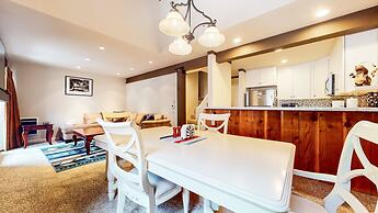 Mammoth Ski & Racquet Club #118 2 Bedroom Condo by RedAwning