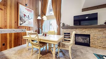 Mammoth Ski & Racquet Club #118 2 Bedroom Condo by RedAwning