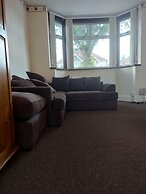 Birmingham Blissful Retreat With 3 Bedrooms