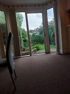 Birmingham Blissful Retreat With 3 Bedrooms