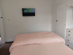 Birmingham Blissful Retreat With 3 Bedrooms