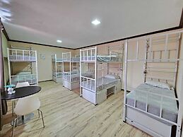 Hostel La Cali Inn