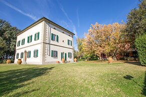 Eighteenth-century Tuscan Villa Tricolle