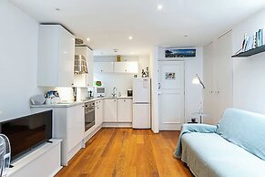Parsons Green Modern One Bedroom Flat