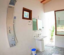 Wild Waves Kumana Safari & Surf Resort