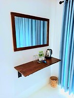 Wild Waves Kumana Safari & Surf Resort