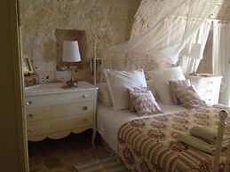 Trulli Mimosa by Pugliadamare