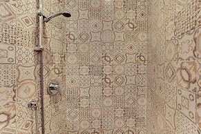 Venice Elegance by Wonderful Italy