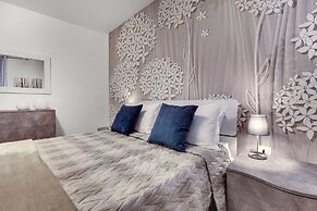 White Flowers by Wonderful Italy