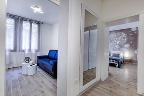 White Flowers by Wonderful Italy