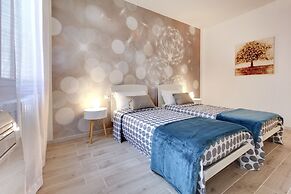 White Flowers by Wonderful Italy