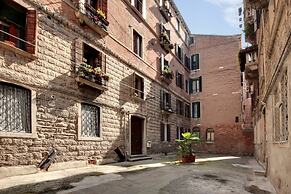 White Flowers by Wonderful Italy