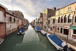Venice Garden by Wonderful Italy