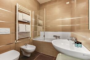 Venice Garden by Wonderful Italy