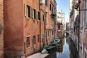 Rialto Canal View by Wonderful Italy