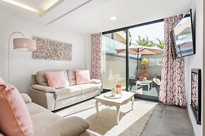 Villa Cam lia by Homie