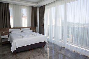 Private Pool Garden Villa- All Rooms w AC