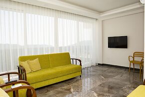 Private Pool Garden Villa- All Rooms w AC