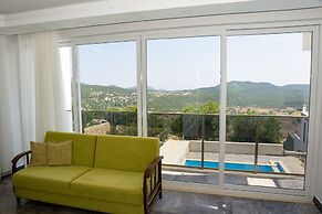 Private Pool Garden Villa- All Rooms w AC