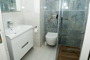 Private Pool Garden Villa- All Rooms w AC