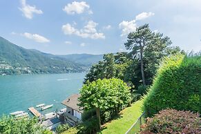 OC Lake Love in Laglio