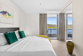 Reef - Waterfront City Pool Sauna Gym