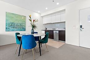 Reef - Waterfront City Pool Sauna Gym