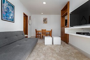 (902-A) Apartamento com Suíte no Coração Leblon