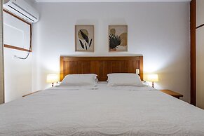 (902-A) Apartamento com Suíte no Coração Leblon