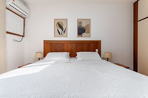 (902-A) Apartamento com Suíte no Coração Leblon