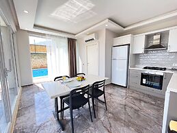 Villa With Private Pool Garden - All Rooms w AC