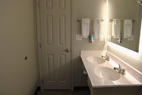 Boarders Inn & Suites