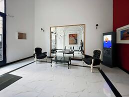 Comfort and Style Just Steps From Fundación Favaloro