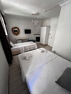 Cunda Palace