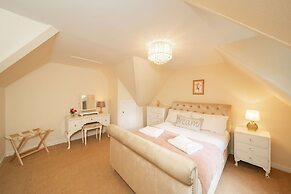 Red Squirrel Cottage Pet Friendly Family Adventure Retreat in Aberdeen
