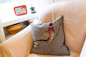 Red Squirrel Cottage Pet Friendly Family Adventure Retreat in Aberdeen