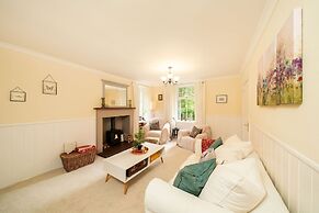 Red Squirrel Cottage Pet Friendly Family Adventure Retreat in Aberdeen