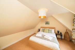 Red Squirrel Cottage Pet Friendly Family Adventure Retreat in Aberdeen