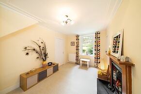 Red Squirrel Cottage Pet Friendly Family Adventure Retreat in Aberdeen