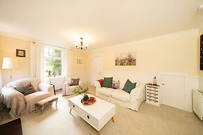 Red Squirrel Cottage Pet Friendly Family Adventure Retreat in Aberdeen