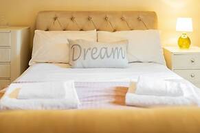 Red Squirrel Cottage Pet Friendly Family Adventure Retreat in Aberdeen