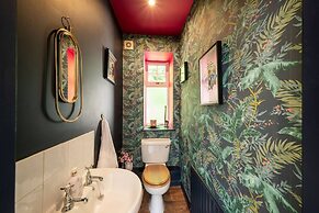 Red Squirrel Cottage Pet Friendly Family Adventure Retreat in Aberdeen