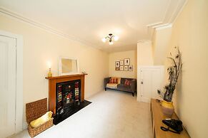 Red Squirrel Cottage Pet Friendly Family Adventure Retreat in Aberdeen