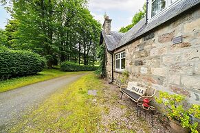 Red Squirrel Cottage Pet Friendly Family Adventure Retreat in Aberdeen