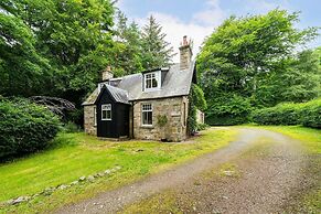 Red Squirrel Cottage Pet Friendly Family Adventure Retreat in Aberdeen