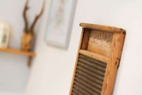 Red Squirrel Cottage Pet Friendly Family Adventure Retreat in Aberdeen