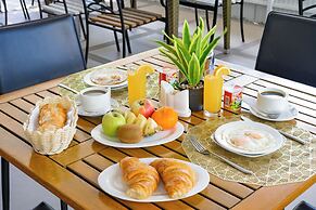 Pereybere Apartment private Balcony (free breakfast)
