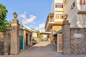 Pereybere Apartment private Balcony (free breakfast)